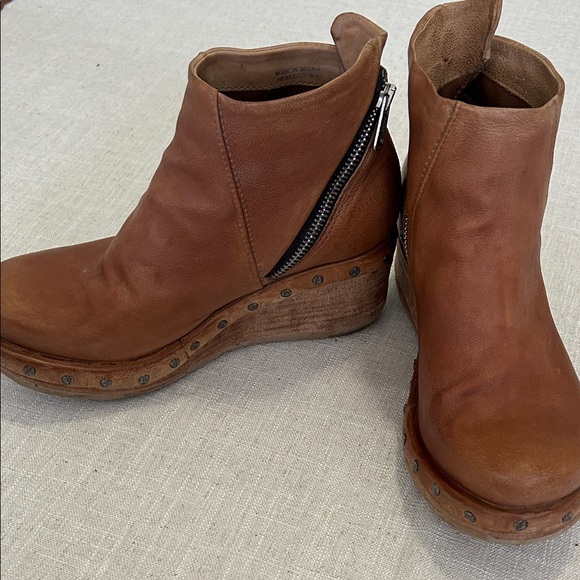 A.S.98 Boots Women’s 37 Tan Leather Zip Up Ankle Booties with Studded Wedge - Picture 13 of 15